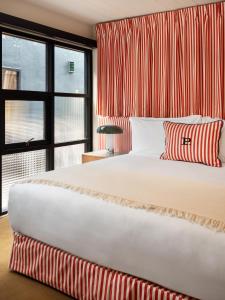Un ou plusieurs lits dans un hébergement de l'établissement Palihotel Melrose