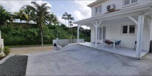 ル・ラモトンにあるVilla Boréaleの白い家