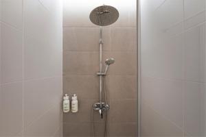 B&B HOTEL Madrid Carabanchel的一间浴室