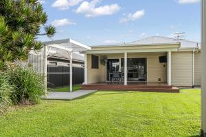 Fish Cottage Ulladulla - Linen not supplied - 3 bedroom house - sleeps 8 - pet friendly外面的花园