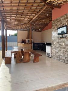 Η κουζίνα ή μικρή κουζίνα στο Casa com 7 quartos e piscina - Arraial D'Ajuda