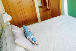 Posteľ alebo postele v izbe v ubytovaní Modern Apartment Málaga 80 m² + Balcony