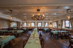 Restaurace v ubytování Hotel Gasthof Alte Post Holzkirchen