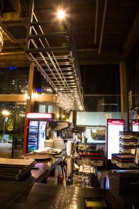 I廣場酒店餐廳或用餐的地方