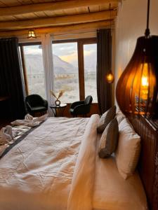 Yeti Resort Hunder客房内的一张或多张床位