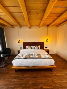 Yeti Resort Hunder客房内的一张或多张床位