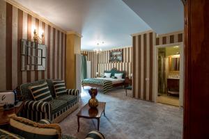 O zonă de relaxare la The Arlington Boutique Hotel