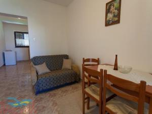 Fotografia z galérie ubytovania Spacious apartment with terrace in Malinska v Malinskej