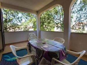 Fotografia z galérie ubytovania Spacious apartment with terrace in Malinska v Malinskej