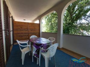 Fotografia z galérie ubytovania Spacious apartment with terrace in Malinska v Malinskej