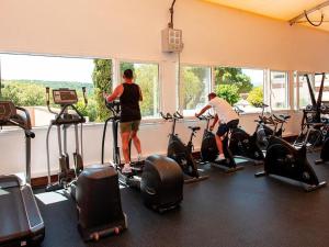 Fitness centrum a/nebo fitness zařízení v ubytování Mobil-home Parc Montana Gassin