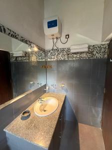 Imagine din galeria proprietății The Villa Kalbashi Kotte - Luxury Stay with Swimming Pool în Sri Jayewardenepura Kotte