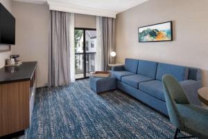 Χώρος καθιστικού στο DoubleTree Suites by Hilton Mount Laurel