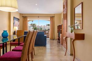 Wyndham Grand Costa del Sol的休息区