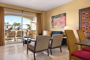 Wyndham Grand Costa del Sol的休息区