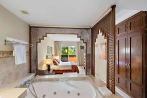 Wyndham Grand Costa del Sol的一间浴室