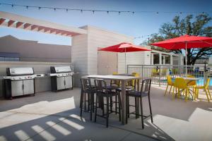 Patio nebo venkovní prostory v ubytování Home2 Suites By Hilton Georgetown Austin North