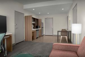 Kuchyň nebo kuchyňský kout v ubytování Home2 Suites By Hilton Georgetown Austin North