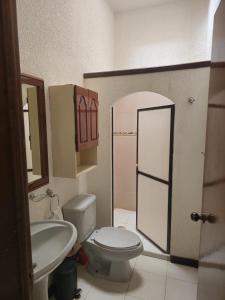 Ένα μπάνιο στο Casa en zona residencial +10 φωτογραφίες