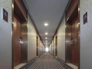 Foto sihtkohas Guangzhou asuva majutusasutuse 维也纳国际酒店-广州南沙客运港站天后宫店 galeriist