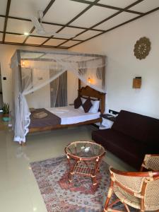 Ένα ή περισσότερα κρεβάτια σε δωμάτιο στο Kahaii Surf hotel +24 φωτογραφίες