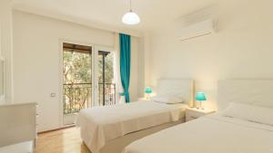 Postel nebo postele na pokoji v ubytování Kalkan 6 Bedroom Villa - 1038 + 10 fotografií