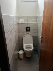 Koupelna v ubytování Turistická chata Jiskra Harrachov