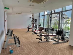 Fitness centrum a/nebo fitness zařízení v ubytování Avatar Danang Hotel