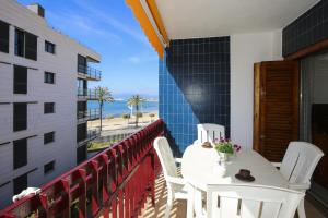 Gallery image of PLAYAZUL 2 - Planet Apartment in Cambrils