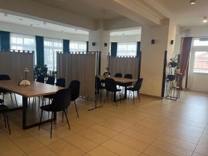 Reštaurácia alebo iné gastronomické zariadenie v ubytovaní Motel Orion Wolsztyn