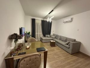 Posezení v ubytování Luxury 2 bedrooms and 1 pathroom wide garden view