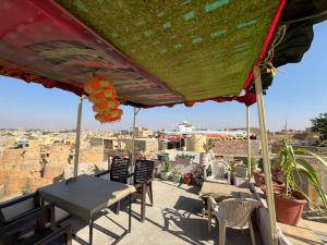Posezení v ubytování Peace & Love Hostel Jaisalmer