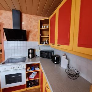 Dapur atau dapur kecil di Fewo Horn
