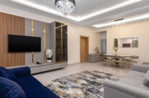 Μια τηλεόραση ή/και κέντρο ψυχαγωγίας στο STP Apartments