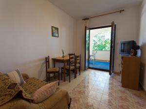 Fotografia z galérie ubytovania Spacious apartment with terrace in Malinska v Malinskej