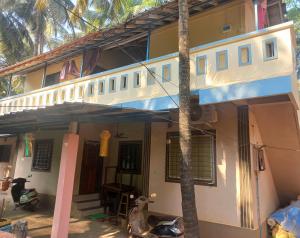 Fotografie z fotogalerie ubytování Juis Homestay Near Beach Property v destinaci Malvan