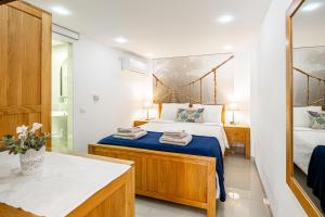 Postel nebo postele na pokoji v ubytování Exceptional Costa del Sol Villa El Espuela for 8 Heated pool Amazing views & quality + 37 fotografií