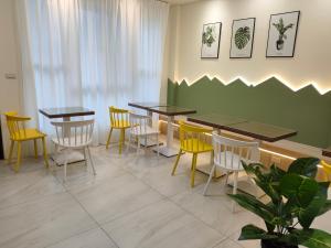 Restaurace v ubytování 山之間特色民宿