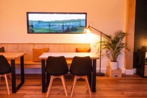 Posezení v ubytování Castledarcy Glamping
