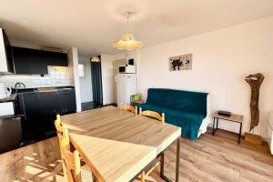 Η κουζίνα ή μικρή κουζίνα στο Duplex - Balcon - Vue océan 180