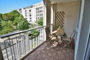 Balkón nebo terasa v ubytování Rives Du Lez avec terrasse et parking gratuit