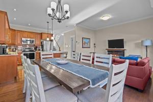 Köök või kööginurk majutusasutuses Freshwater Joys Jellybean 3br Gem In St John's