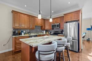 Köök või kööginurk majutusasutuses Freshwater Joys Jellybean 3br Gem In St John's