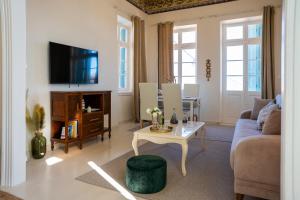 TV a/nebo společenská místnost v ubytování "Vela" Symi Village Residences