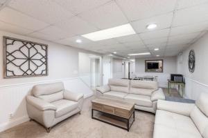 Posezení v ubytování SLC Basecamp