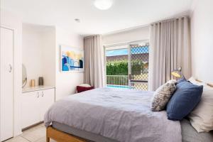 Gallery image of Water View Family Getaway - WiFi, Pool, BBQ in Gold Coast