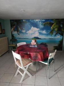 Ruang duduk di Maison Aussillon tarn