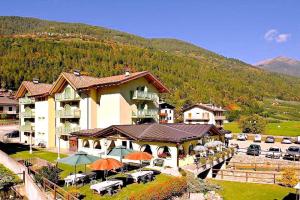 Nespecifikovaný výhled na hory nebo výhled na hory při pohledu z hotelu