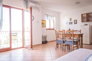 Kuchyňa alebo kuchynka v ubytovaní Apartments Brane