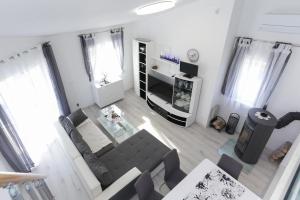 Kuchyňa alebo kuchynka v ubytovaní House Ivica